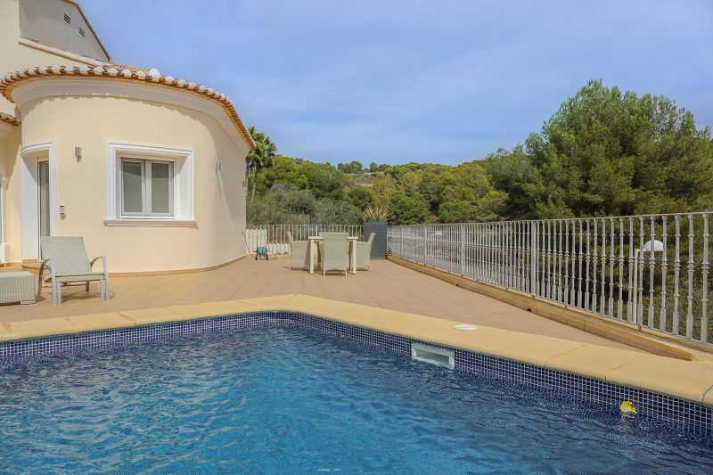 Mediterranean Villa at top location, 1.2km from the sea, privacy and green environment - Max Villas