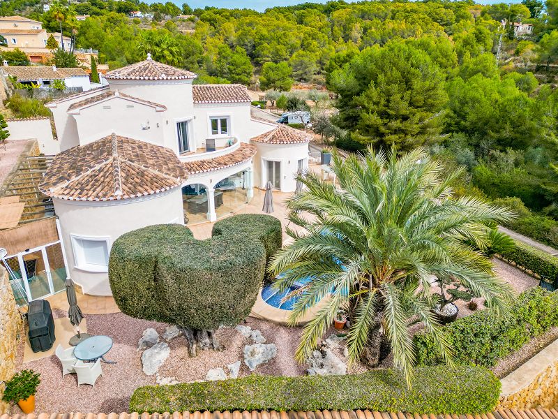 Mediterranean Villa at top location, 1.2km from the sea, privacy and green environment - Max Villas
