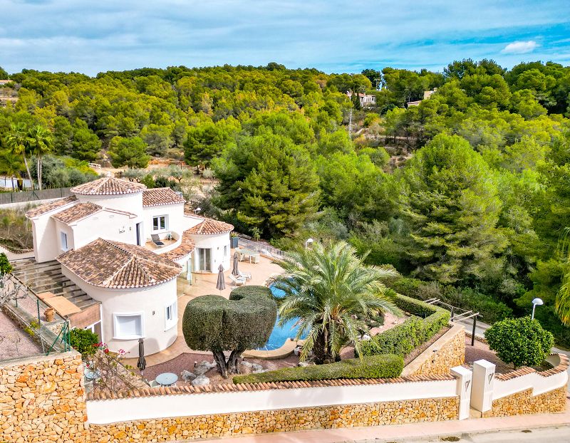 Mediterraanse Villa op toplocatie, 1.2 km van zee, privacy en groene omgeving - Max Villas