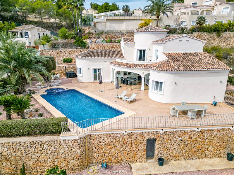 Mediterrane Villa in bester Lage, 1,2 km vom Meer entfernt, Privatsphäre und grüne Umgebung - Max Villas