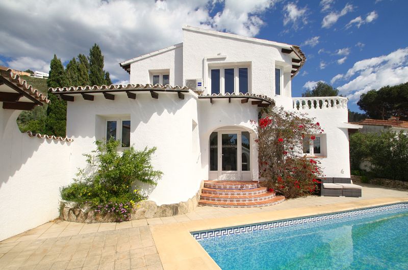 Charming villa in Moraira - Max Villas