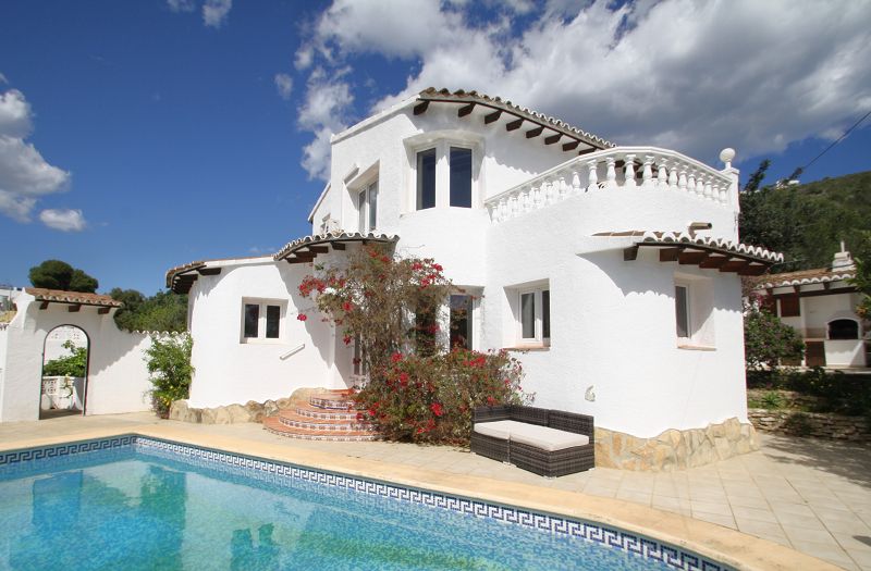 Charming villa in Moraira - Max Villas