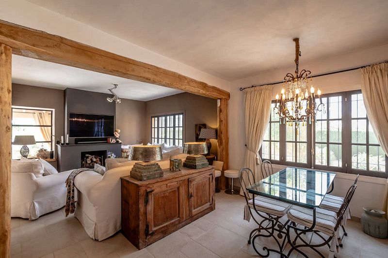 Gerenoveerde, gelijkvloerse villa in Moraira - Max Villas