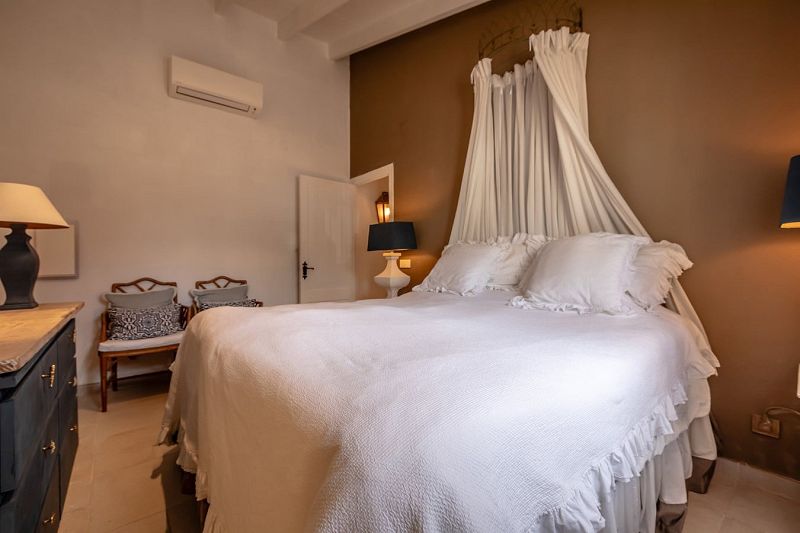 Gerenoveerde, gelijkvloerse villa in Moraira - Max Villas