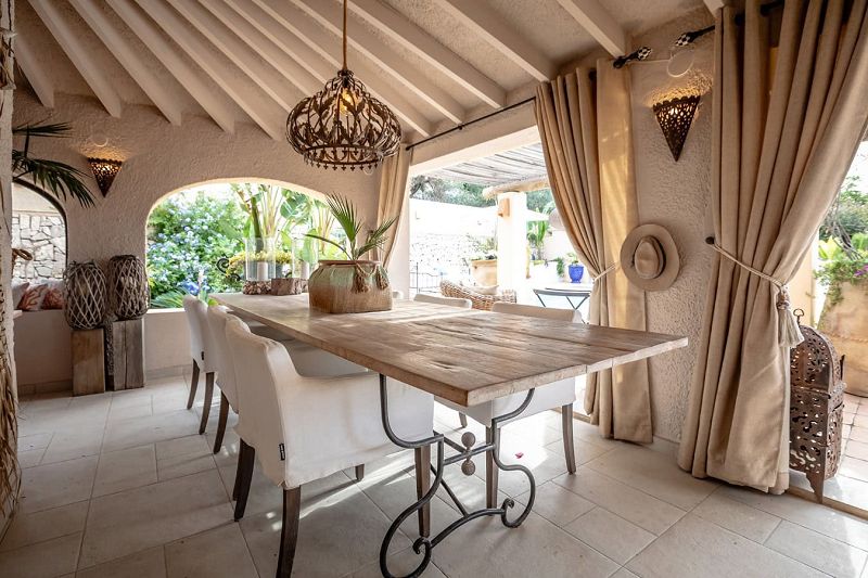 Gerenoveerde, gelijkvloerse villa in Moraira - Max Villas