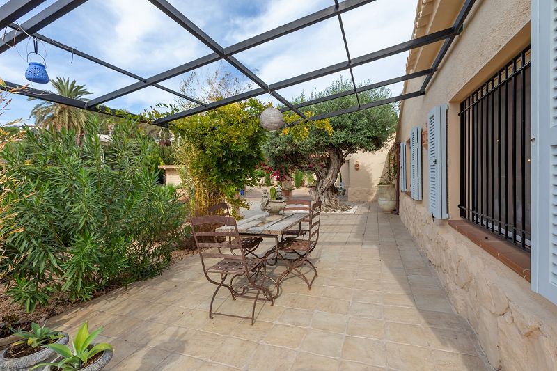 Gerenoveerde, gelijkvloerse villa in Moraira - Max Villas
