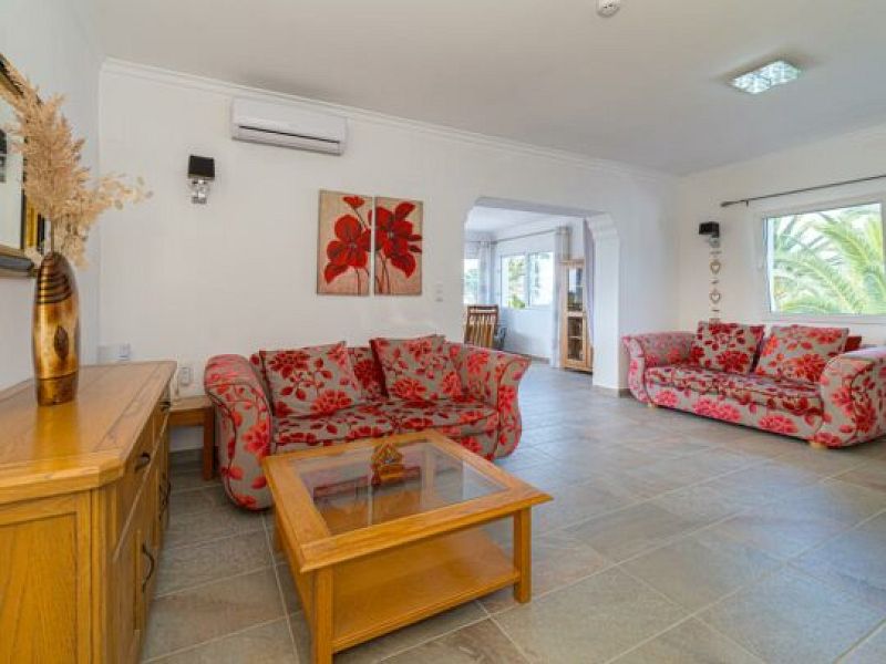 Volledig gerenoveerde villa met zeezicht in Moraira - Max Villas