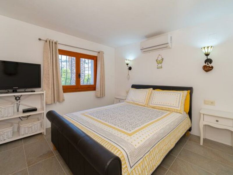 Volledig gerenoveerde villa met zeezicht in Moraira - Max Villas
