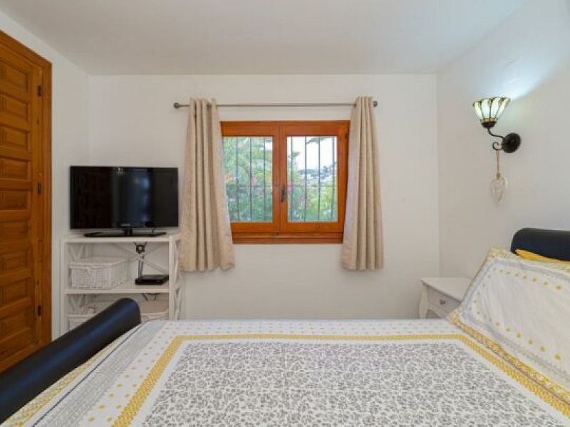 Volledig gerenoveerde villa met zeezicht in Moraira - Max Villas