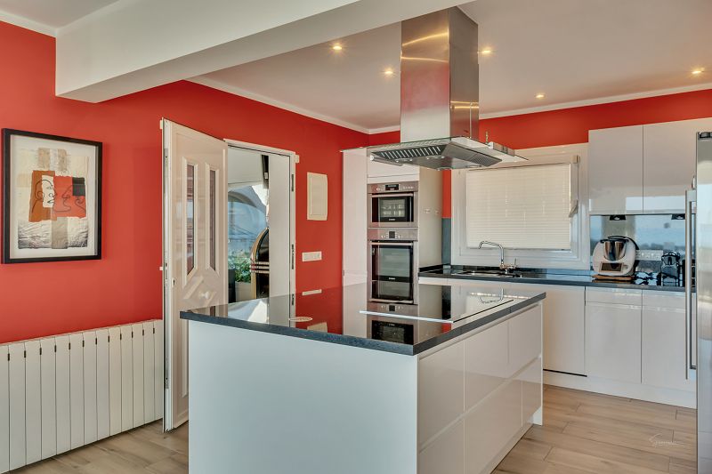 Villa mit Meerblick und Gästewohnung - Max Villas