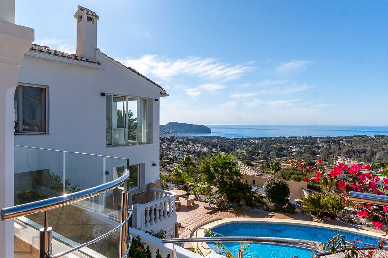 Villa mit Meerblick und Gästewohnung - Max Villas