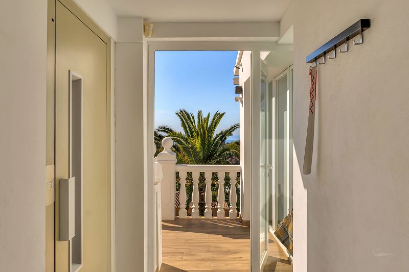 Villa mit Meerblick und Gästewohnung - Max Villas
