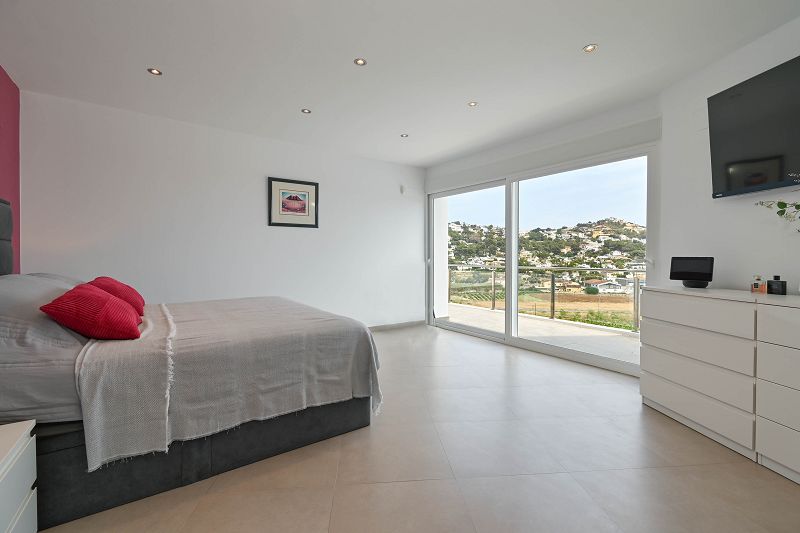 Villa in Moraira - Herverkoop - Max Villas