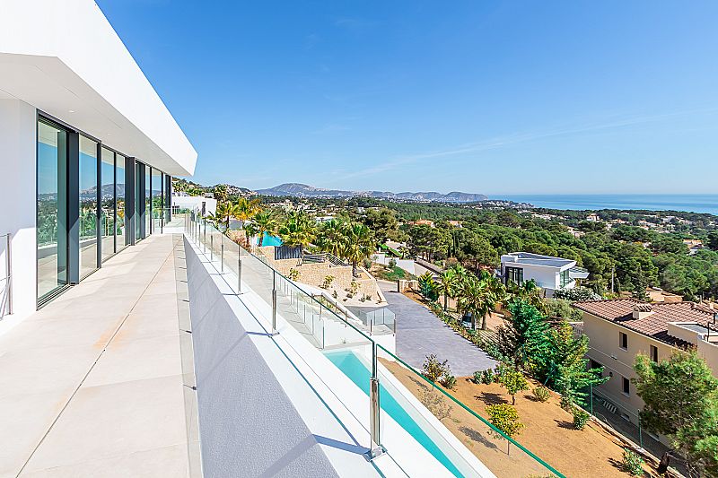 Nueva construcción con vista panorámica al mar - Max Villas