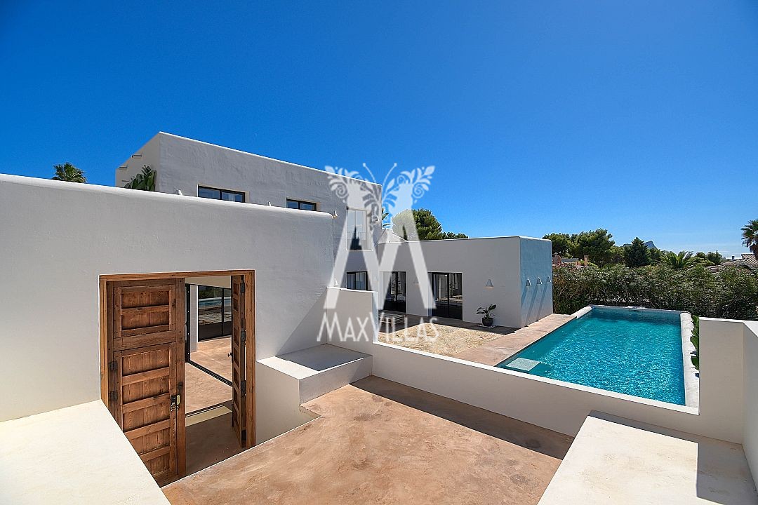 Ibiza villa met 25m verwarmd zwembad